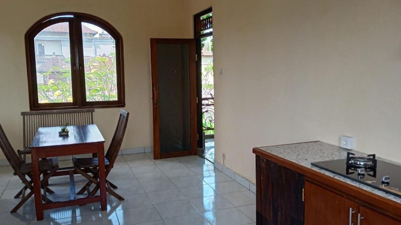Regina Guest House Ubud Exterior foto